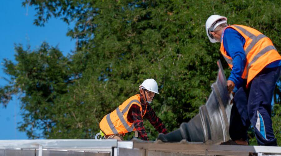 Professional residential roofers in Highland, IN